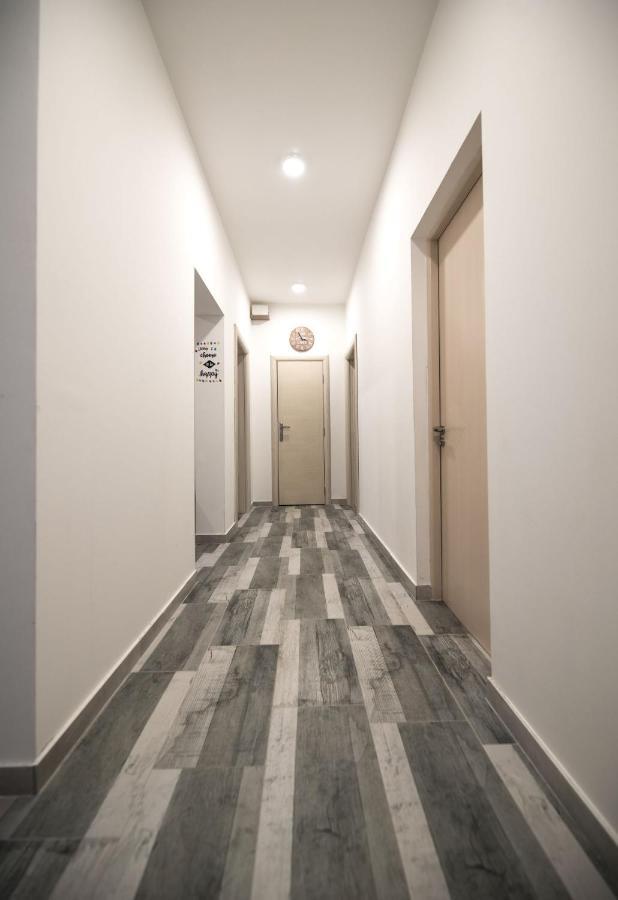 Hostel Evropa Nikšić 外观 照片