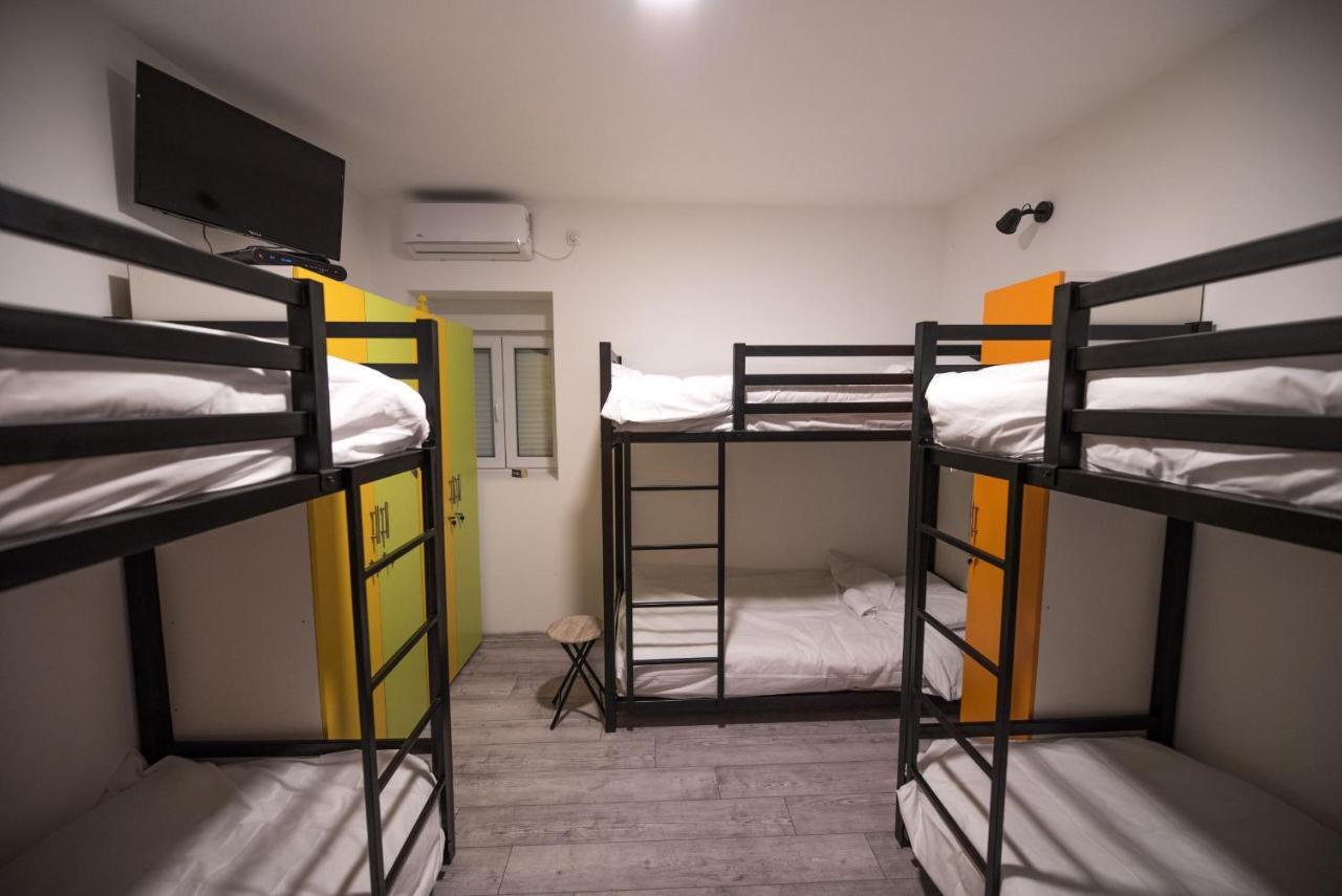 Hostel Evropa Nikšić 外观 照片